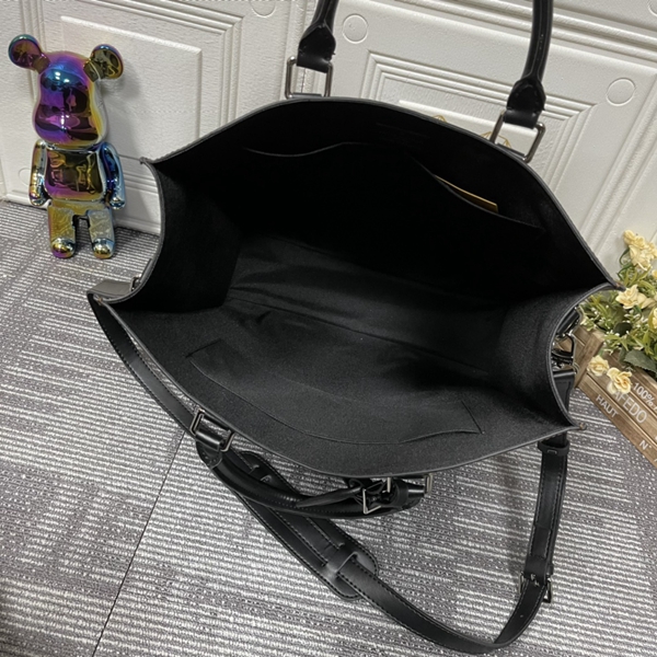 ルイヴィトンバッグ着用イメージ